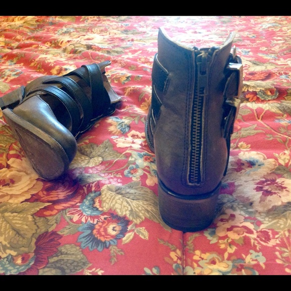 ❌. SOLD. ❌. 🔥 Freebird Shoes 💥 - Picture 6 of 7